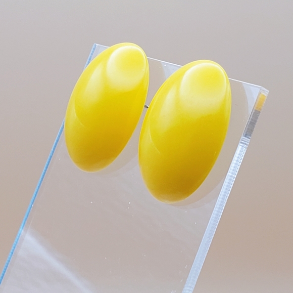 Peanut "M&Ms" Stud Earrings - Picture 2 of 3